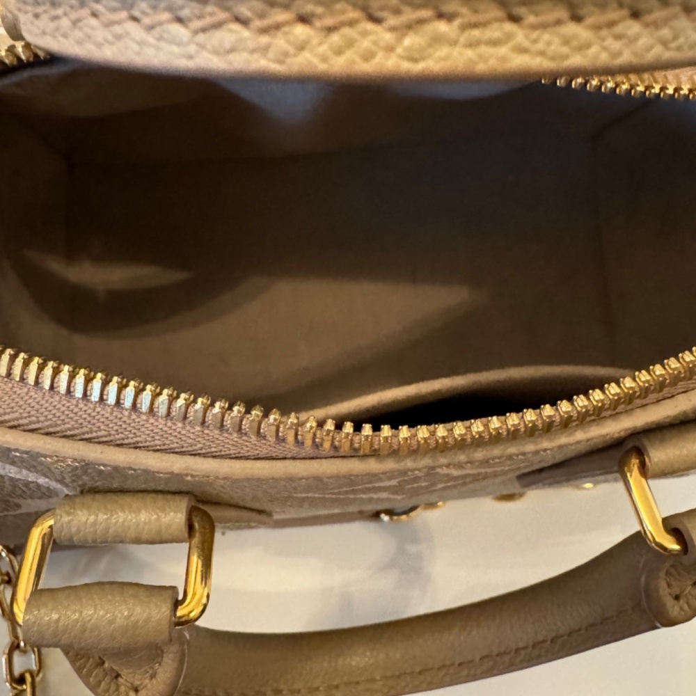 Authentic Louis Vuitton Speedy 20 - Picture 7 of 7